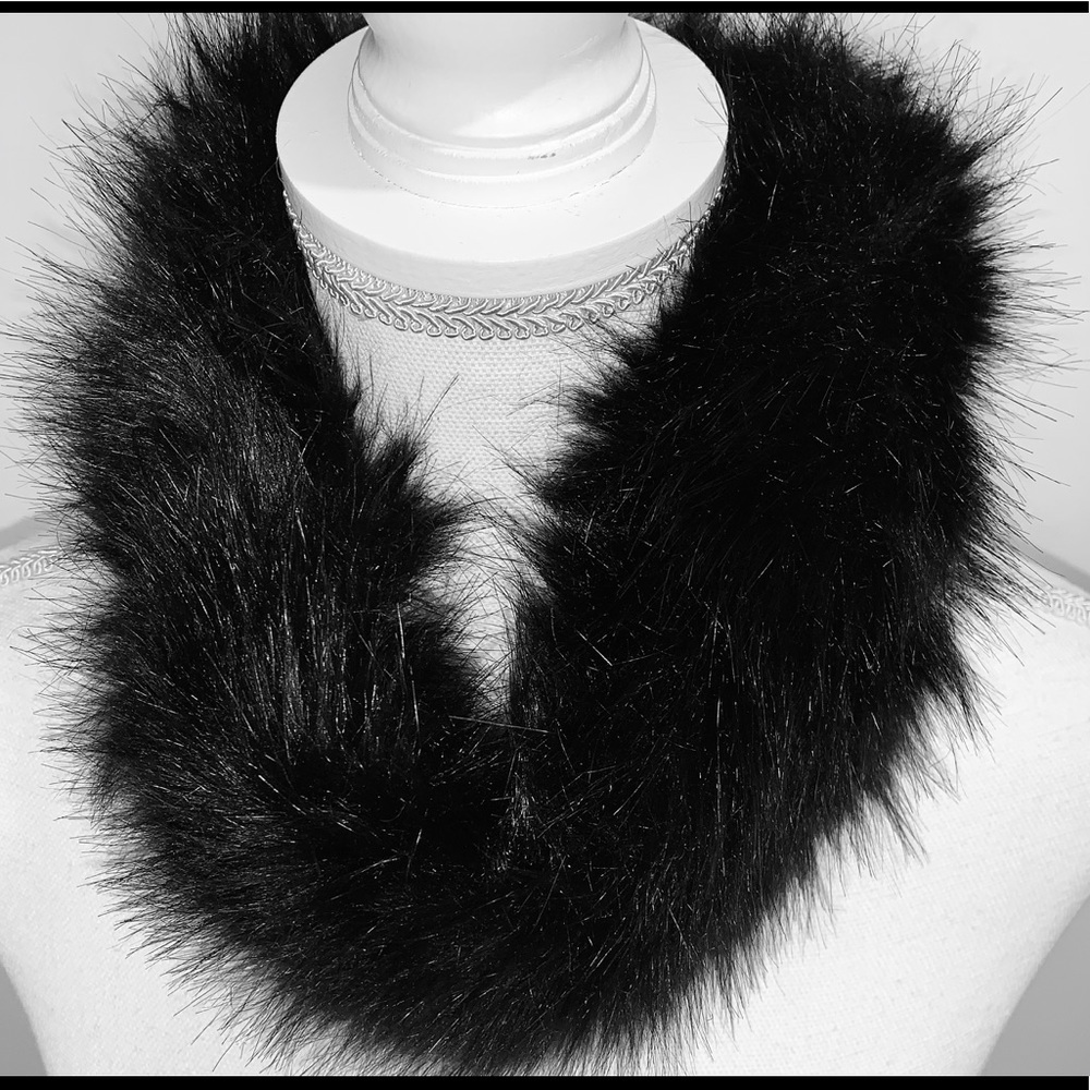 Black faux fur neck warmer